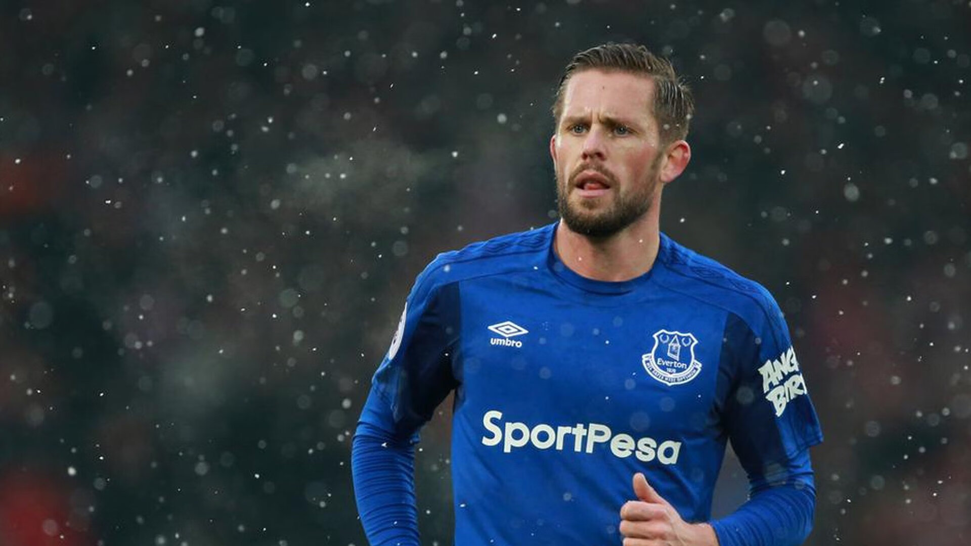 球队整体跑动数据是否直接关联战术打法，球员跑动数据